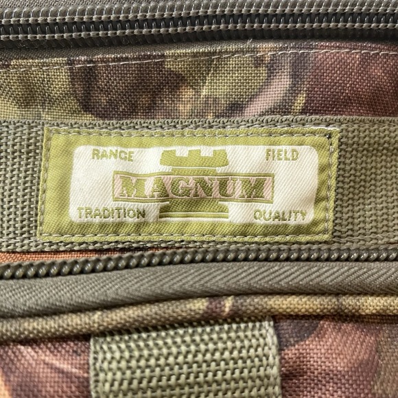 Magnum Camo 19" Hunting Fishing Range Field Gear Duffle Utility Bag Multi Pocket - Picture 4 of 16